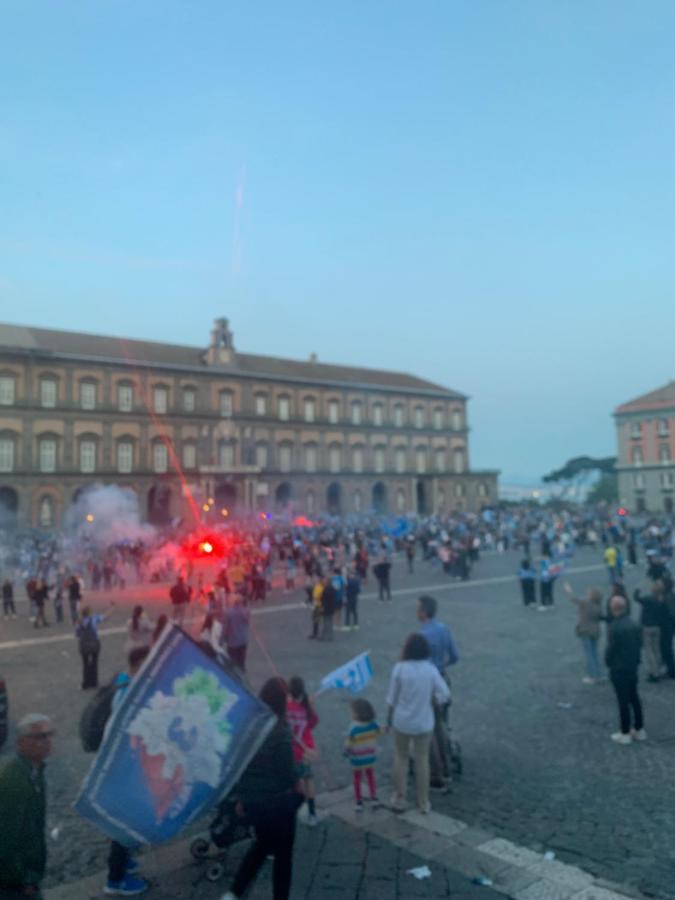 Appartamento Viky House Chiaia Napoli Esterno foto